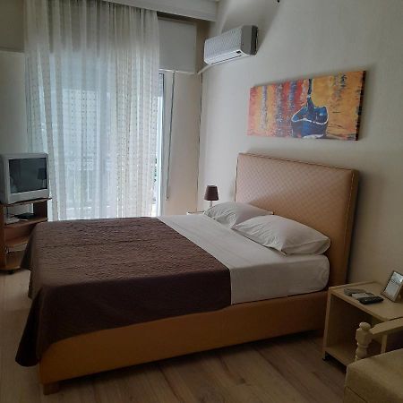 Zefi'S Apartment Néa Péramos Εξωτερικό φωτογραφία