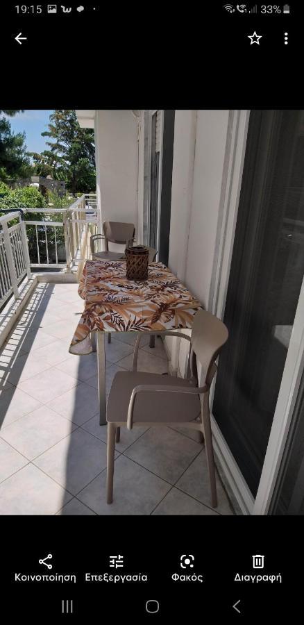 Zefi'S Apartment Néa Péramos Εξωτερικό φωτογραφία