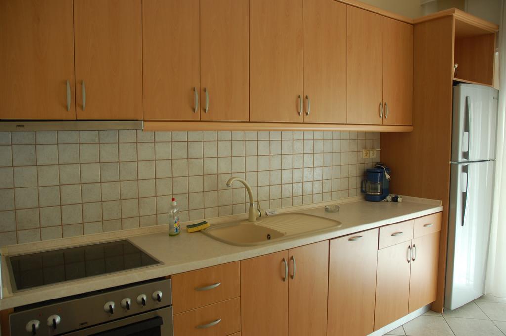 Zefi'S Apartment Néa Péramos Εξωτερικό φωτογραφία