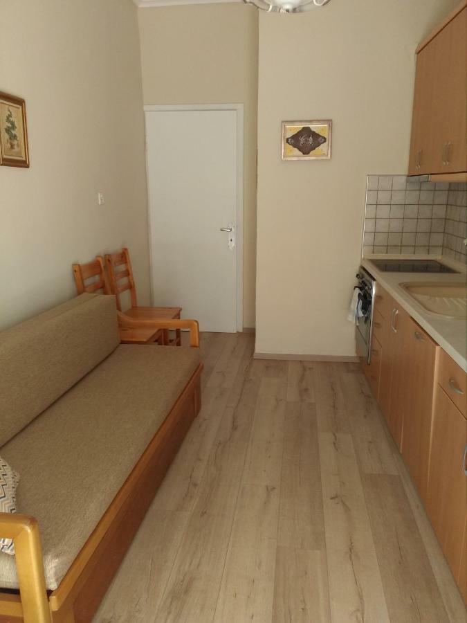 Zefi'S Apartment Néa Péramos Εξωτερικό φωτογραφία